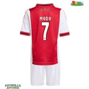 Ajax Raul Moro #7 Hemmaställ Barn 2025-26 Kortärmad (+ Korta byxor)